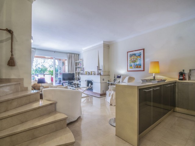 3 Bedrooms Apartment in Nueva Andalucía