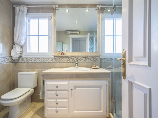 3 Bedrooms Apartment in Nueva Andalucía