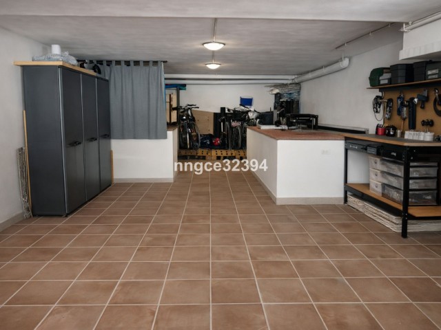 Adosado con 4 Dormitorios  en Manilva