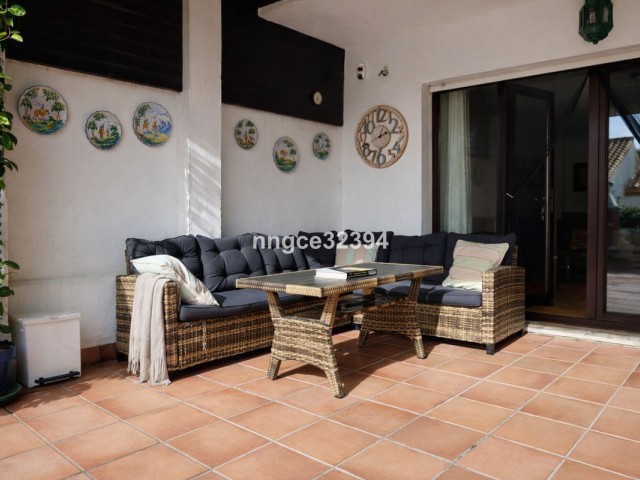 Adosado con 4 Dormitorios  en Manilva