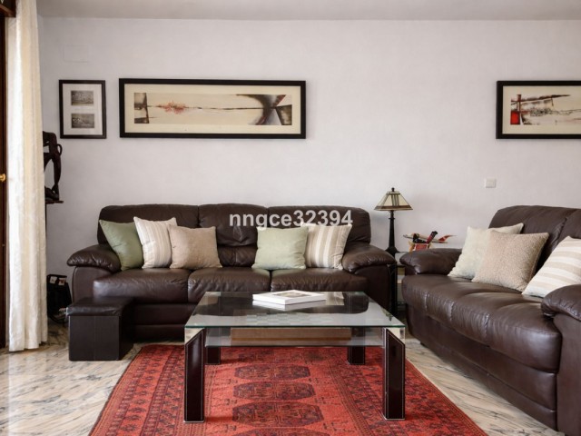 Adosado con 4 Dormitorios  en Manilva