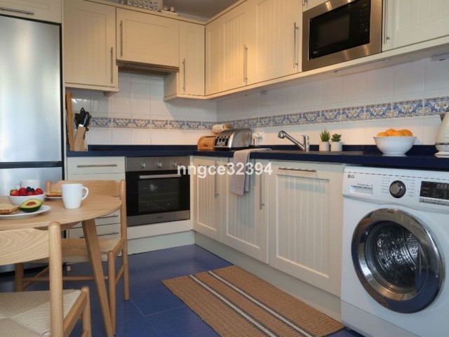 Adosado con 4 Dormitorios  en Manilva