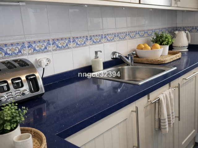 Adosado con 4 Dormitorios  en Manilva