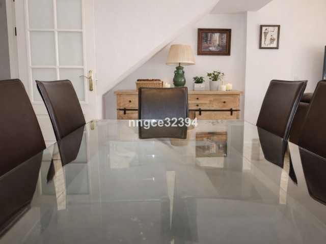 Adosado con 4 Dormitorios  en Manilva