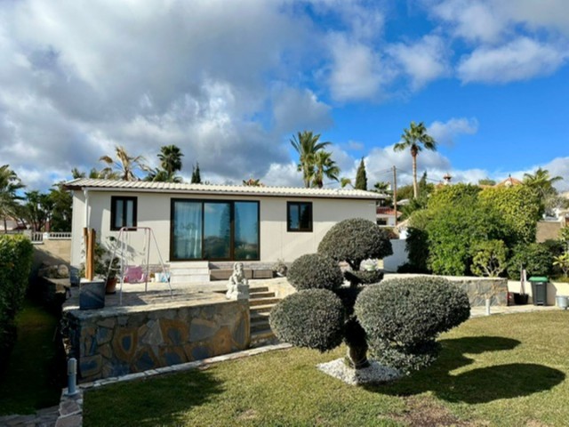 6 Bedrooms Villa in Estepona