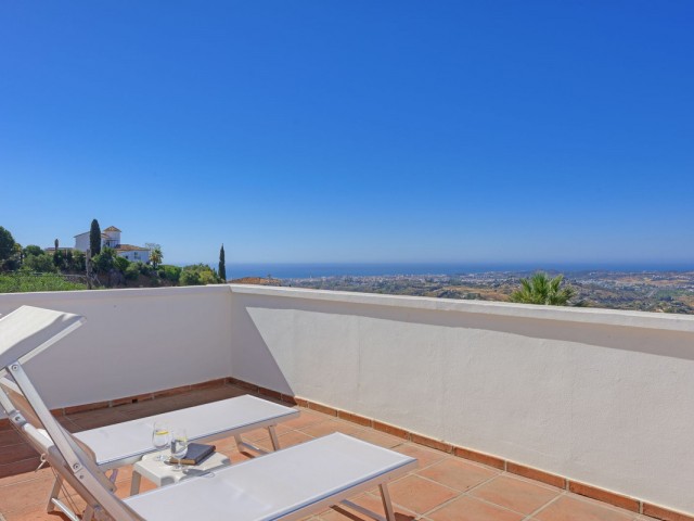 6 Bedrooms Villa in Mijas