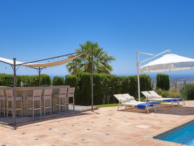 6 Bedrooms Villa in Mijas