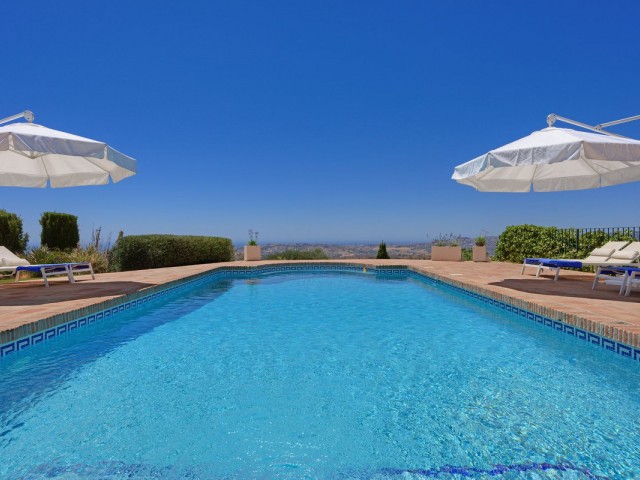 6 Bedrooms Villa in Mijas