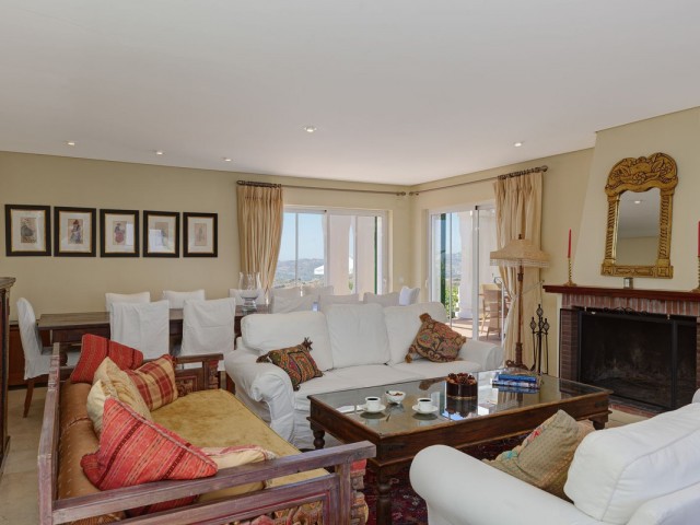6 Bedrooms Villa in Mijas
