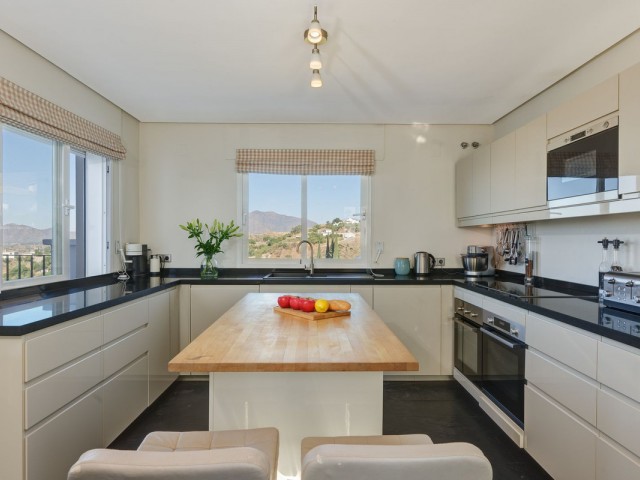 6 Bedrooms Villa in Mijas