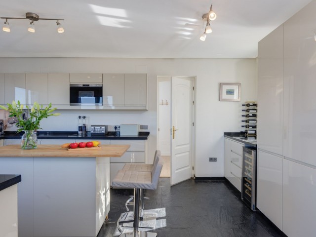 6 Bedrooms Villa in Mijas