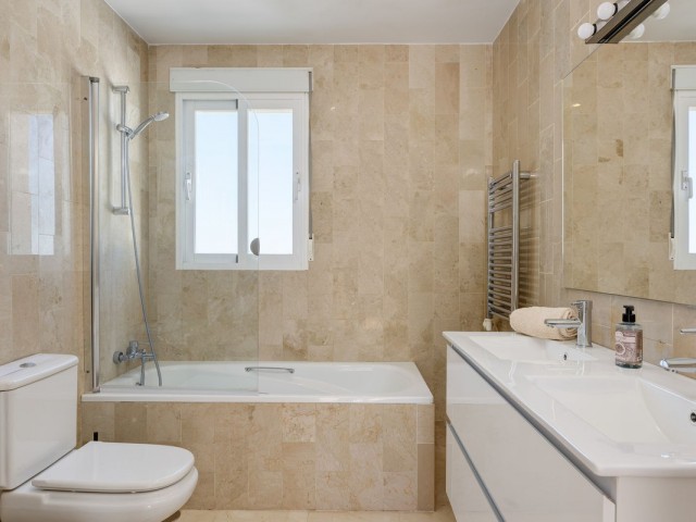 6 Bedrooms Villa in Mijas