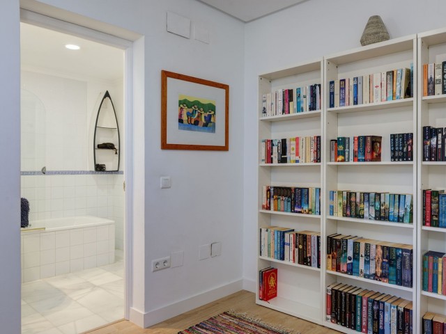 6 Bedrooms Villa in Mijas