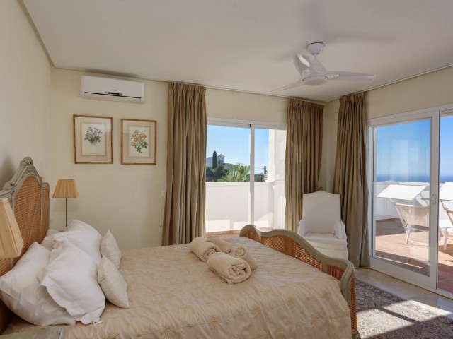 6 Bedrooms Villa in Mijas