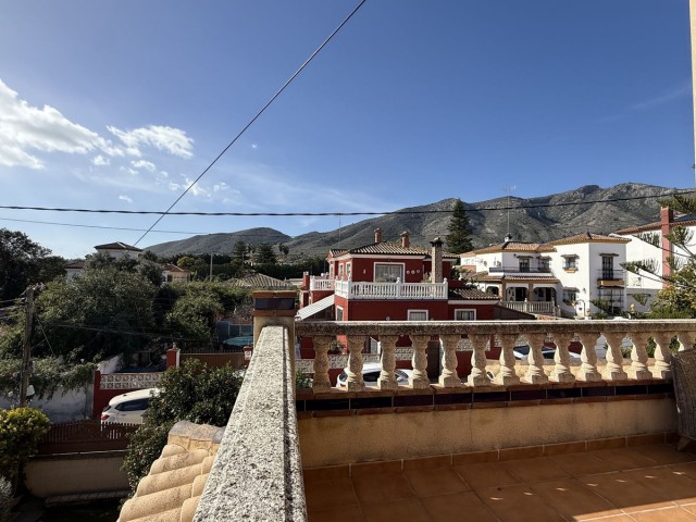 4 Bedrooms Villa in Torremolinos