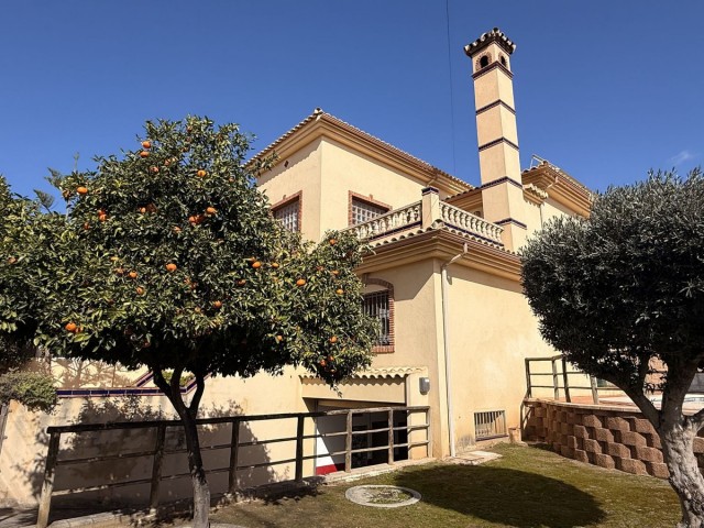 4 Bedrooms Villa in Torremolinos