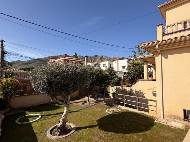 4 Bedrooms Villa in Torremolinos