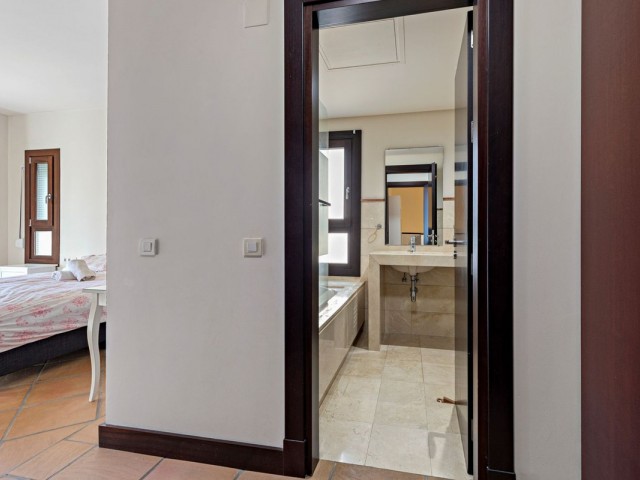 4 Bedrooms Townhouse in Benahavís