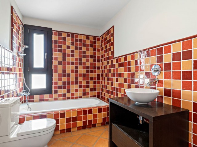 4 Bedrooms Townhouse in Benahavís