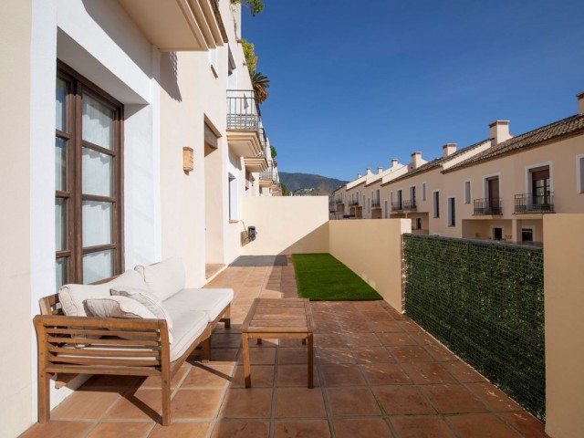 4 Bedrooms Townhouse in Benahavís