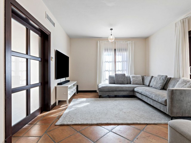 4 Bedrooms Townhouse in Benahavís