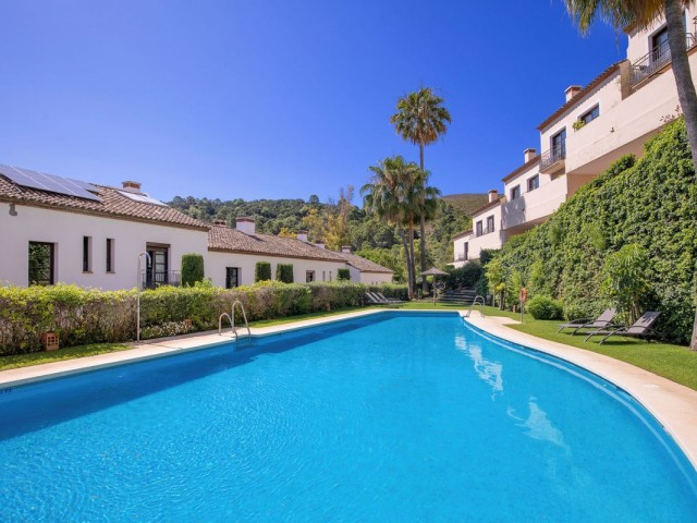 4 Bedrooms Townhouse in Benahavís