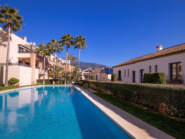 4 Bedrooms Townhouse in Benahavís