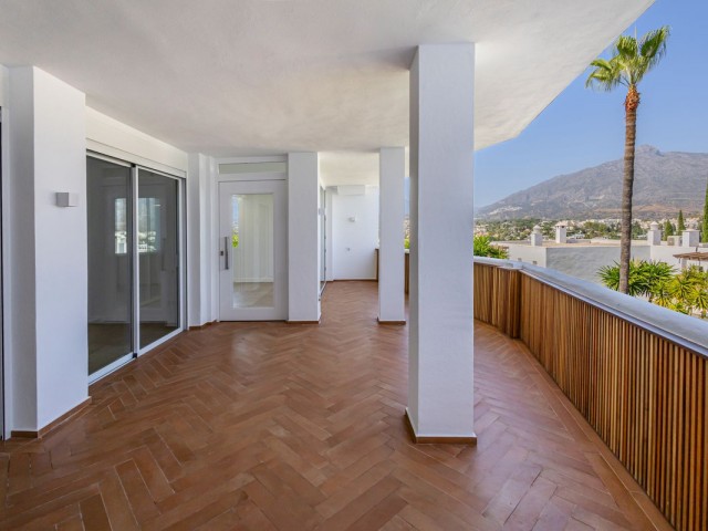 2 Bedrooms Apartment in Nueva Andalucía