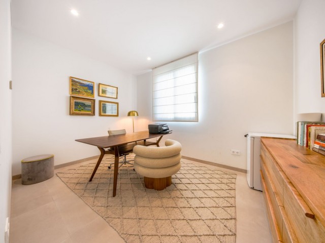 5 Bedrooms Villa in Elviria