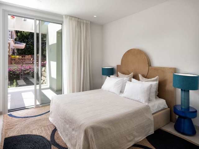 5 Bedrooms Villa in Elviria