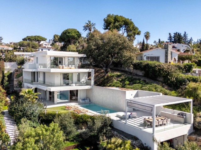 5 Makuuhuoneen Huvila Elviria