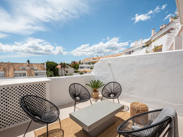 2 Bedrooms Apartment in Nueva Andalucía