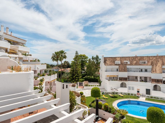 2 Bedrooms Apartment in Nueva Andalucía