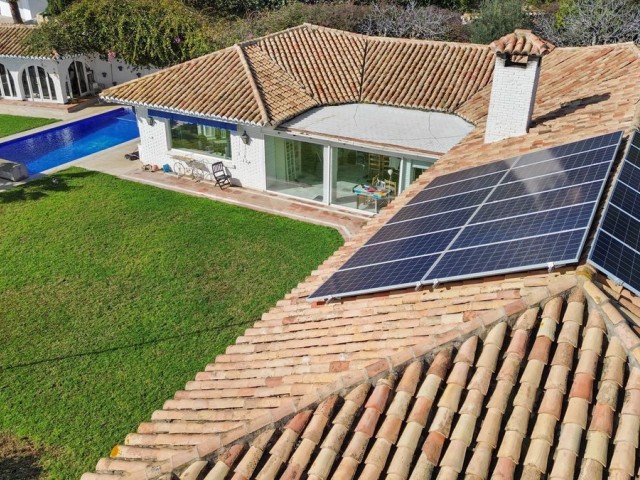 5 Bedrooms Villa in Benalmadena