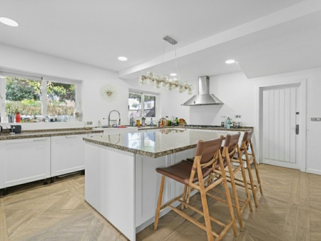 5 Bedrooms Villa in Benalmadena