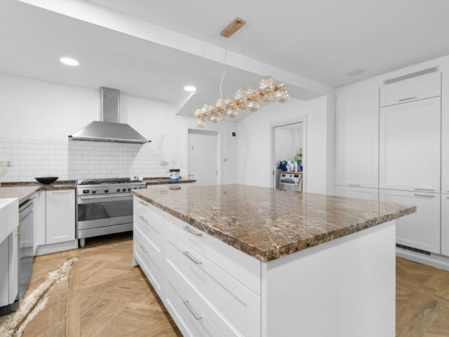 5 Bedrooms Villa in Benalmadena