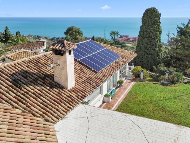 5 Bedrooms Villa in Benalmadena