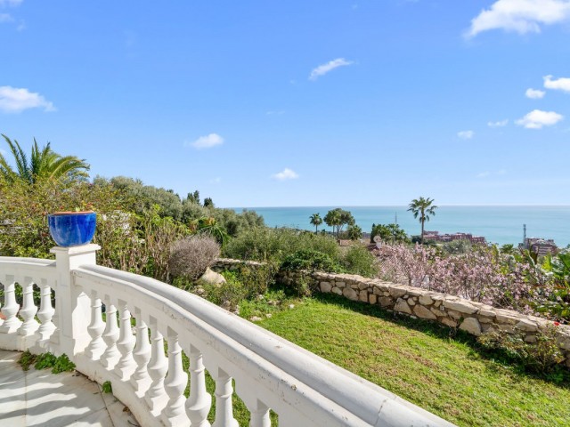 5 Bedrooms Villa in Benalmadena