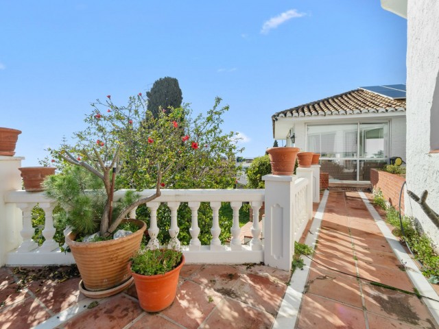 5 Bedrooms Villa in Benalmadena