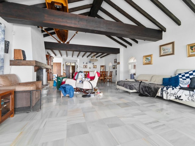 5 Bedrooms Villa in Benalmadena