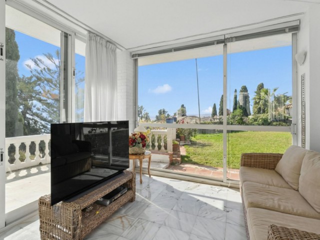 5 Bedrooms Villa in Benalmadena