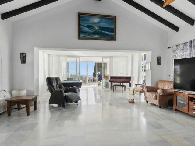 5 Bedrooms Villa in Benalmadena