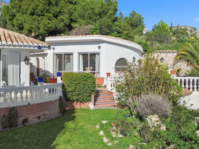 5 Bedrooms Villa in Benalmadena