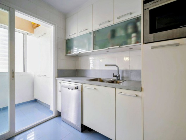 Apartamento con 4 Dormitorios  en Marbella