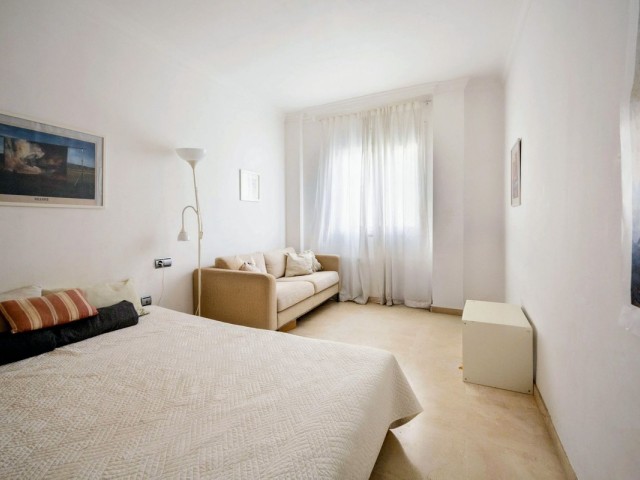 Apartamento con 4 Dormitorios  en Marbella