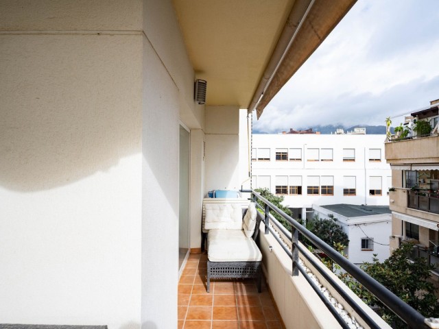 Apartamento con 4 Dormitorios  en Marbella