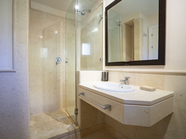 3 Bedrooms Apartment in Benahavís