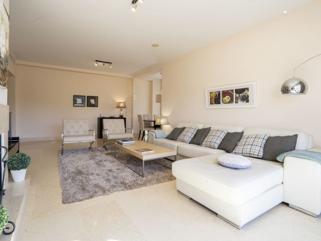 3 Bedrooms Apartment in Benahavís