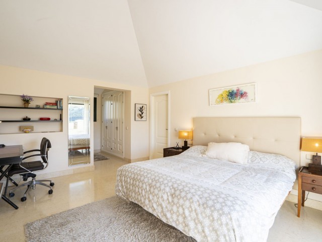 3 Bedrooms Apartment in Benahavís