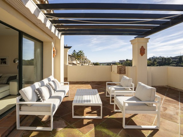 3 Bedrooms Apartment in Benahavís